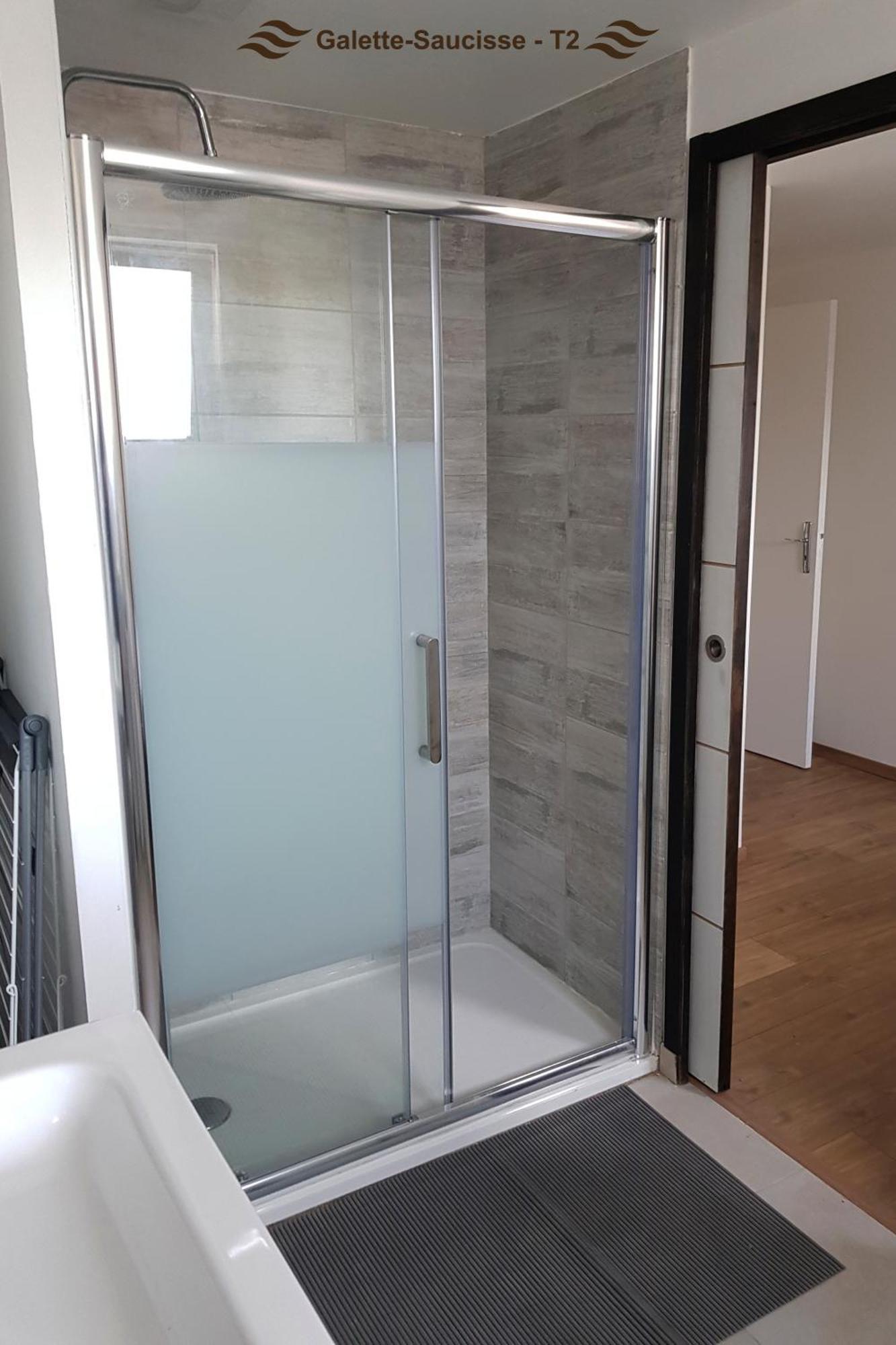 Dans Le Bourg De Notre Dame Du Guildo - Saint-cast Apartamento